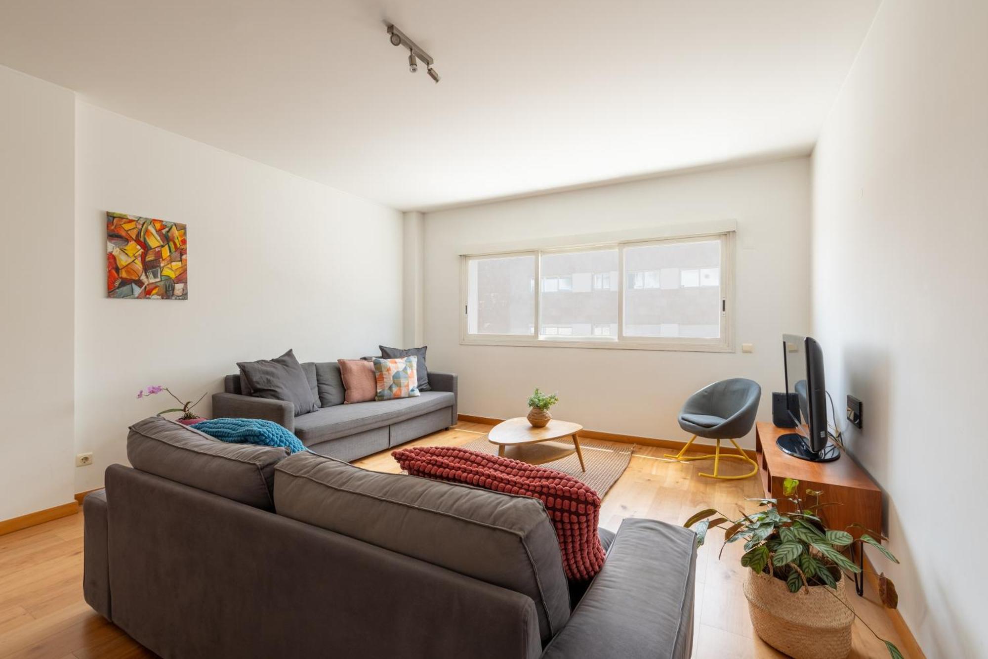 Modern In Parque Nacoes Apartamento *
